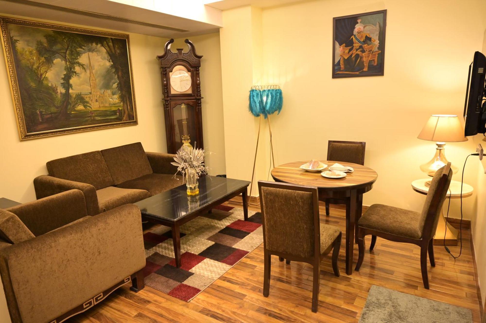 Hk Clarks Inn, Амритсар Екстериор снимка